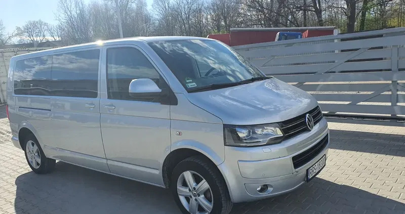 podkarpackie Volkswagen Caravelle cena 109900 przebieg: 250665, rok produkcji 2015 z Dębica